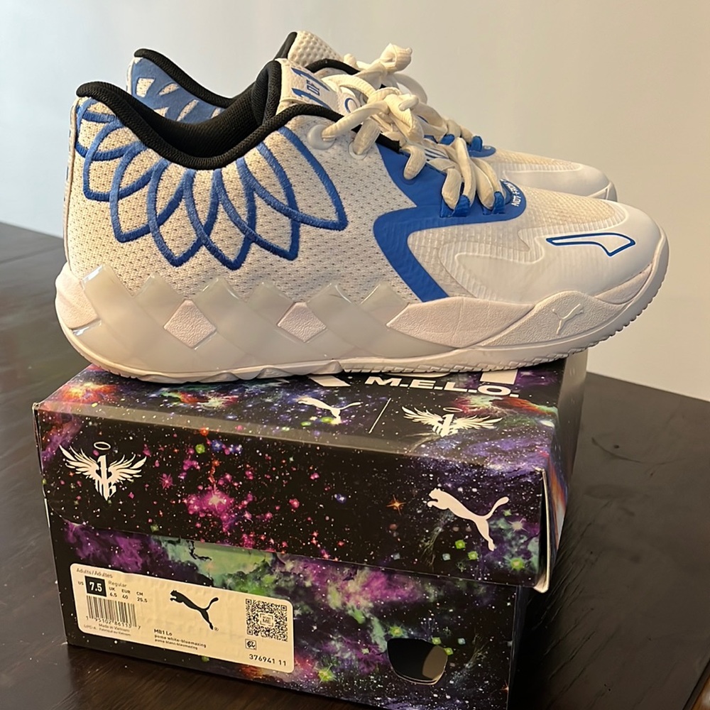 MB1 Lo white/blue size 7.5